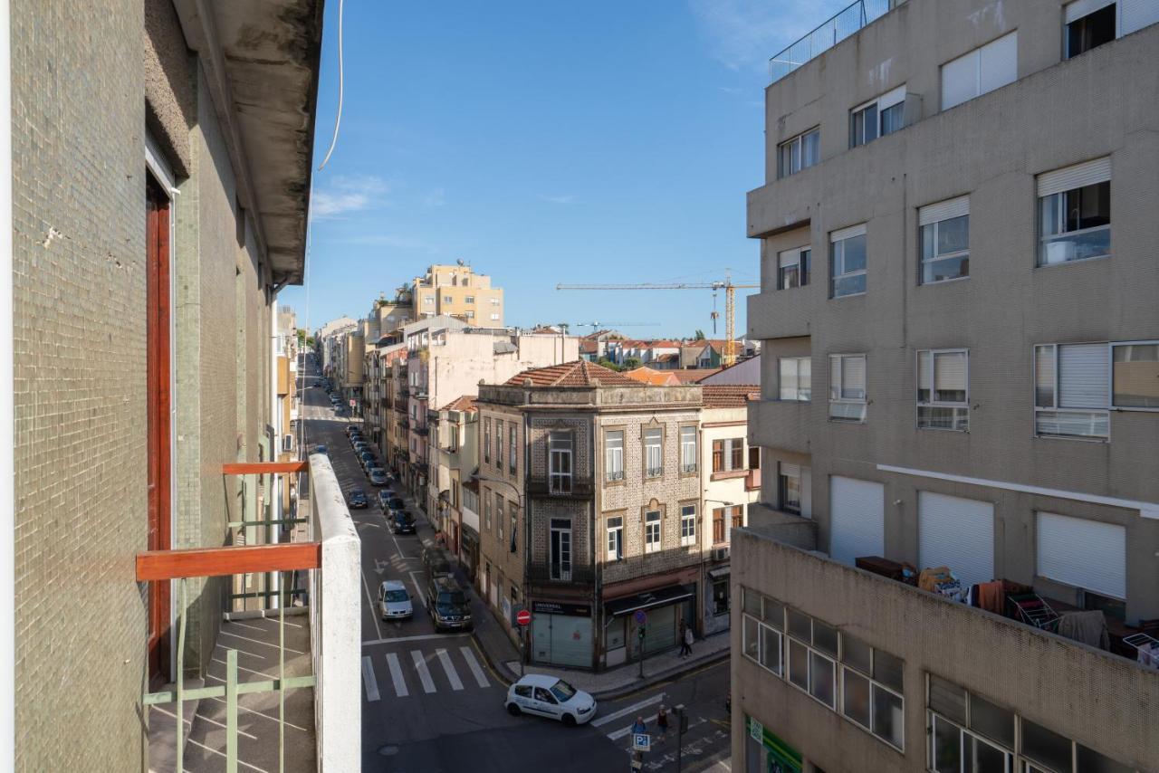 Host Wise Apartment Porto Bagian luar foto