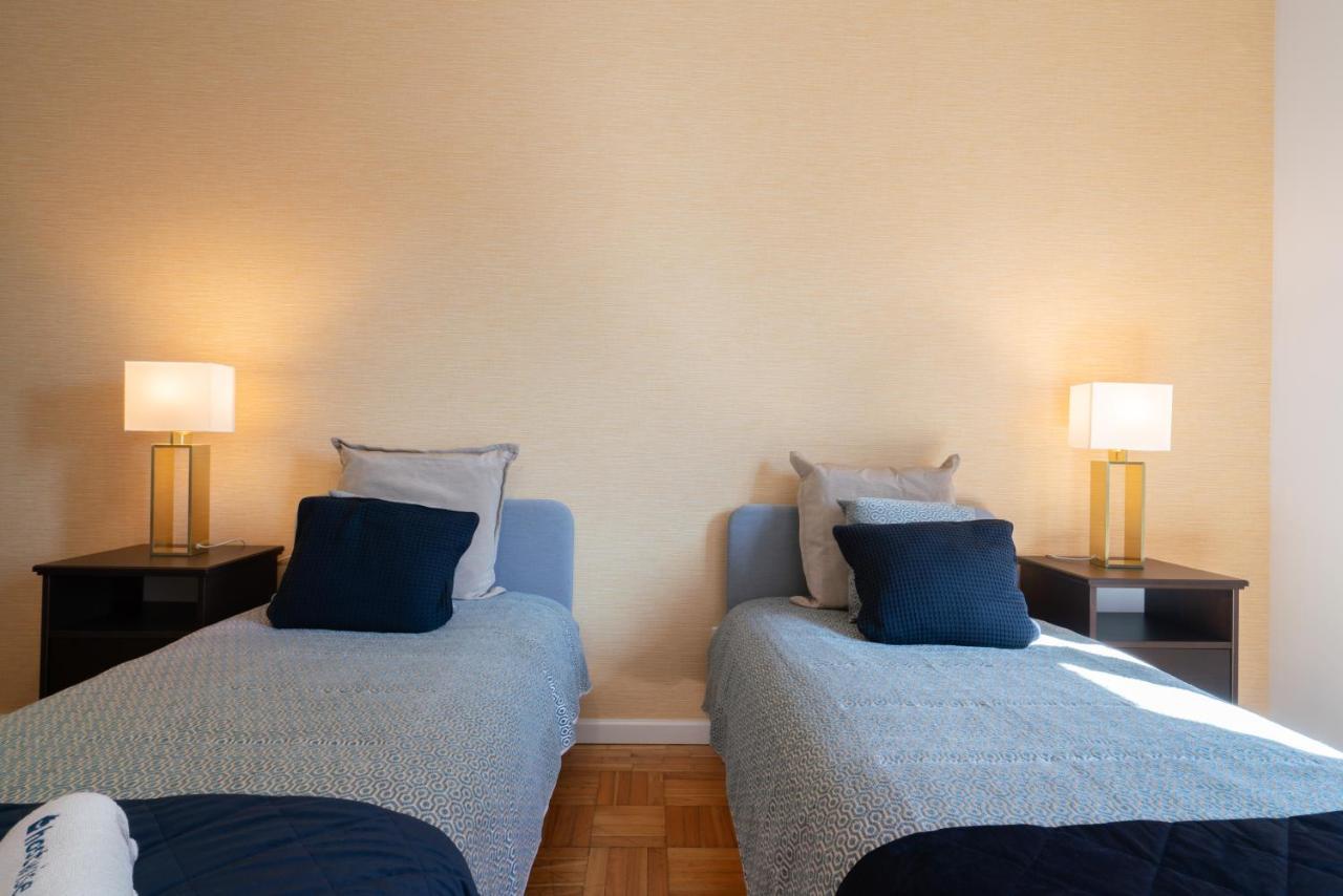 Host Wise Apartment Porto Bagian luar foto