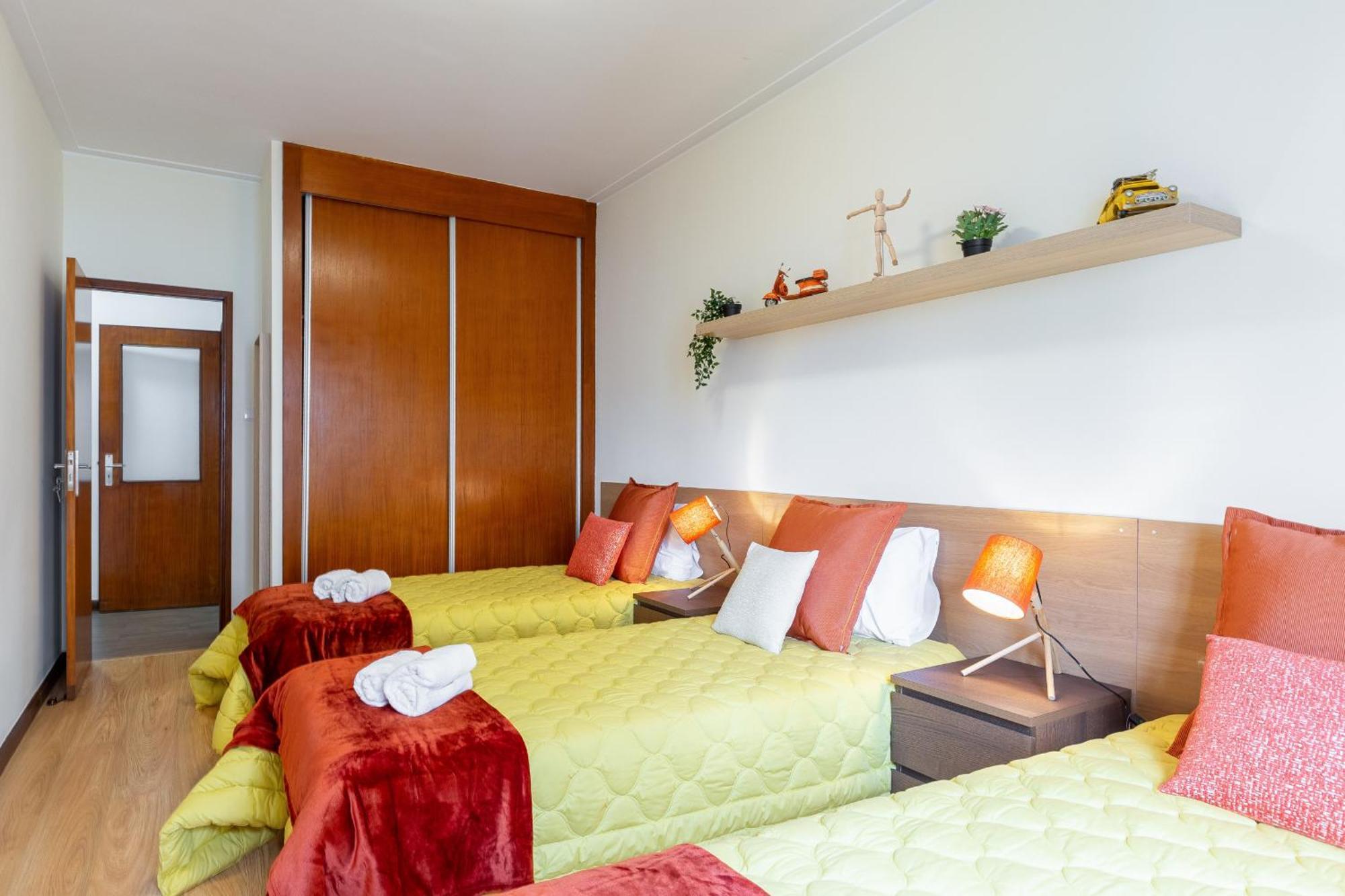 Host Wise Apartment Porto Bagian luar foto